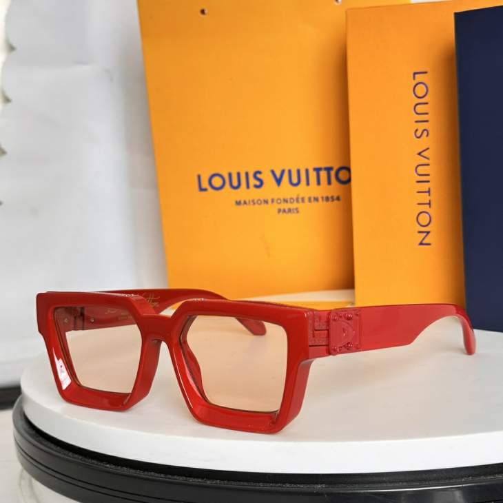 Picture of Louis Vuitton Sunglasses _SKUfw75841785fw
